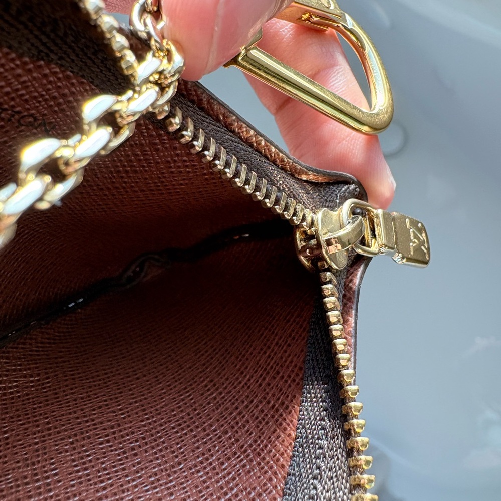 Louis Vuitton Key Pouch - Picture 8 of 11